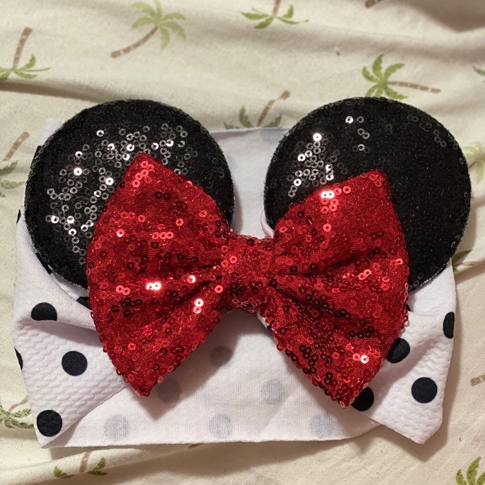 Minnie Mouse bow